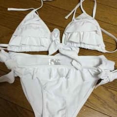 三角ビキニのサムネイル