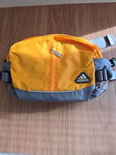 アディダス　adidas　ウエストポーチ　バックのサムネイル