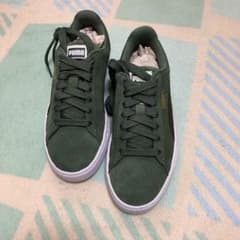 新品。PUMA スニーカー。23センチ。のサムネイル