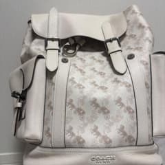【本革】COACH ホワイト 馬車　ロゴ　リュックのサムネイル