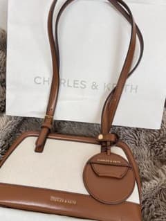 CHARLES & KEITH ショルダーバッグのサムネイル