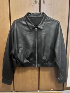 フェイクレザー ジャケット ブラック ショート丈　Mサイズのサムネイル