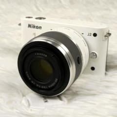 人気カラー】Nikon1 J2 ホワイト ズームレンズキット 充電器付き