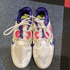 NIKEのサムネイル