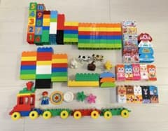 LEGO レゴ　デュプロ  汽車　アンパンマンのサムネイル