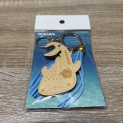 美ら海水族館 ジンベイザメ タッセルキーホルダー 木製のサムネイル