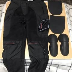 バイク ライディングパンツ/プロテクター装備のサムネイル