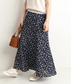 KAR様専用　SLOBE IENA フラワープリント　マーメイドスカートのサムネイル