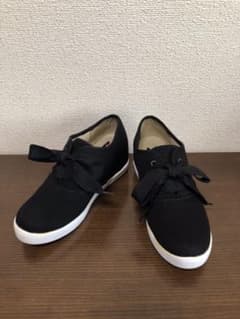 スニーカーのサムネイル