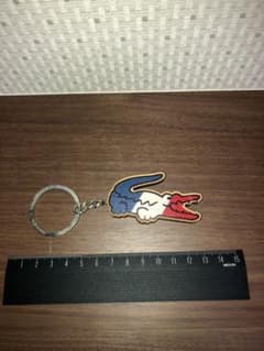 しおり様専用　ラコステ　キーホルダー　木製のサムネイル