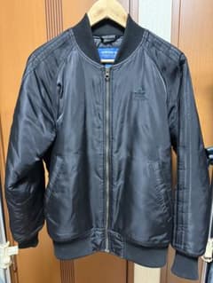 adidas ブラック MA-1ジャケット　ボンバージャケットのサムネイル