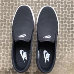 NIKE スリッポン スニーカー　黒　28.5cm ナイキ　新品に近いのサムネイル