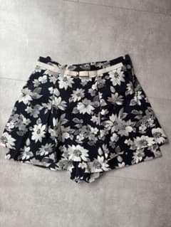花柄 ショートパンツ レディースのサムネイル