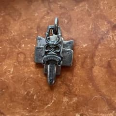 CHROME HEARTS 3連チャーム ペンダントトップ - メルカリ