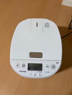 TOSHIBA IH炊飯器 RC-10HR ホワイト(少々ジャンク)のサムネイル
