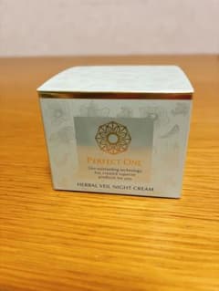 新日本製薬ナイトクリームHERBAL VEIL NIGHT CREAMのサムネイル