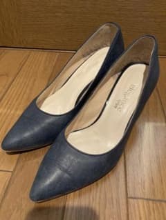 【Lily様専用】パンプス 紺色のサムネイル