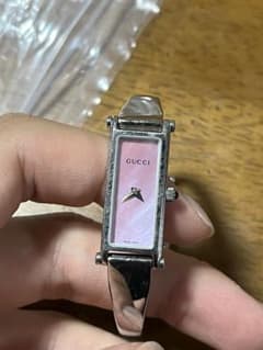 GUCCI 1500L レディース 腕時計 ピンクシェル文字盤 電池切れのサムネイル
