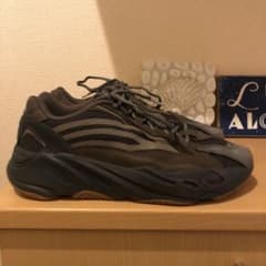 Yeezy 700のサムネイル