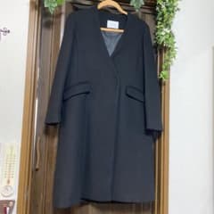 美品！シンプリシテェ黒ロングコートのサムネイル