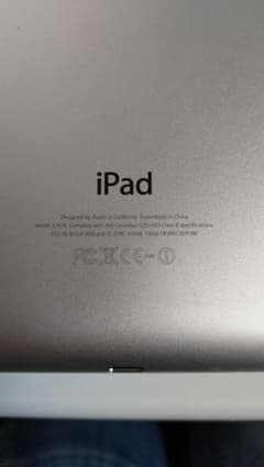 iPad第4世代（無印）Wi-Fiモデル　32GBのサムネイル