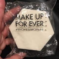MAKE UP FOR EVER /Parisのサムネイル