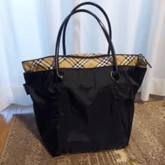 Burberry マザーズバッグ 大容量 黒/ベージュのサムネイル