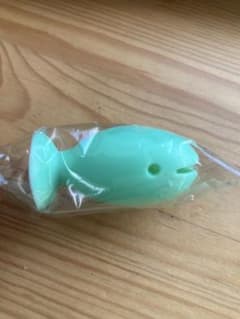 マーナ　立つおさかな 歯ブラシカバーのサムネイル