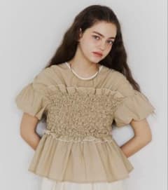 未使用 OLUN shirring frill topシャーリングフリルトップス - メルカリ
