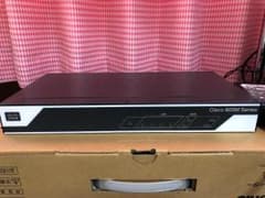 Cisco C841M-4X-JSEC/K9 + ケーブル付きのサムネイル