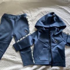 恐竜パーカーとパンツの2点セットのサムネイル