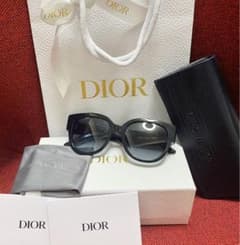正規品 DIOR ロゴ入りブラックサングラス
