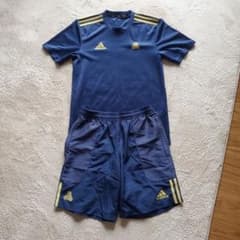 adidas ネイビー ショートスリーブシャツとショーツセットのサムネイル