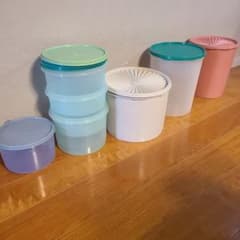 Tupperware 食品保存容器 セットのサムネイル