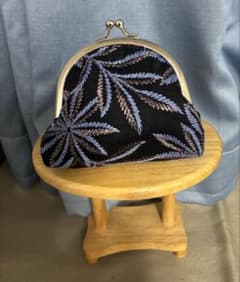 刺繍柄　がま口のサムネイル