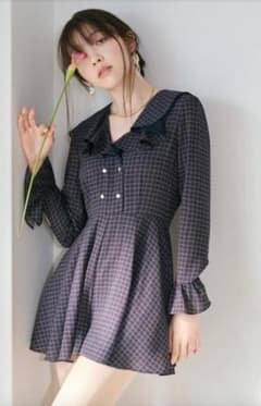 リリーブラウン SUSQUAショートフリルオールインワン 美品のサムネイル