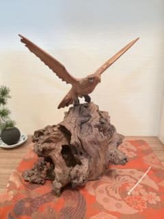 高級 一刀彫 木彫り 鷹 鷲 置物 天然木 流木 縁起物 オブジェ - メルカリ