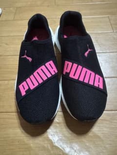 PUMA プーマ スリッポン ブラック ピンク レディース 24.5cmのサムネイル