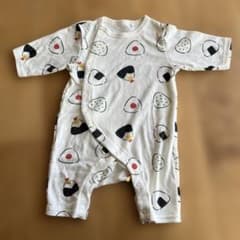 おにぎり柄ロンパース（長袖）　60〜70サイズ　総柄　赤ちゃん　可愛いのサムネイル