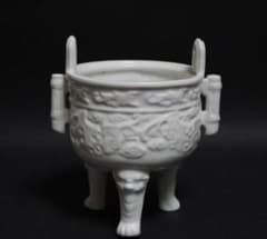 清 徳化窯 白磁陽刻『唐草文』 貫入双耳香炉 獣面三足 茶道具 - メルカリ