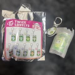 【本日配送可】新品未開封TWICE LOVELYS コインシリンダーのサムネイル