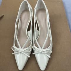Charles & Keith カットアウト キトゥンヒールパンプス【22cm】のサムネイル