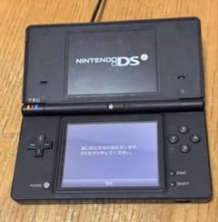 【動作確認済】　ニンテンドーDSi（ブラック）本体 充電アダプター付きのサムネイル