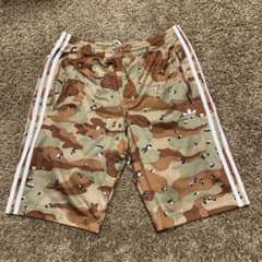 adidas original カモフラハーフパンツ　ジャージのサムネイル