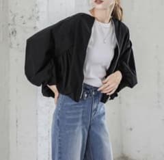 【専用】AMELY ペプラムギャザーブルゾン ブラックのサムネイル