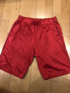 ハーフパンツ　メンズ　M 赤　ユニクロのサムネイル