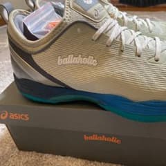 ballaholicとasicsのコラボのサムネイル