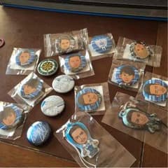 ３代目 ・EXILE 缶バッチとケータイクリーナーのサムネイル