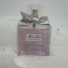 Miss Dior Blooming Bouquet 香水のサムネイル