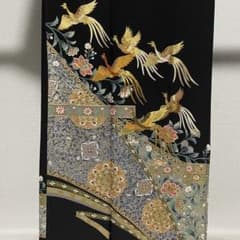 D723 黒留袖　相良刺繍　金駒刺繍　華文　落款　正絹　着物　袷　極美品 D723 黒留袖 相良刺繍 金駒刺繍 華文 落款 正絹 着物 袷 極美品 - メルカリ